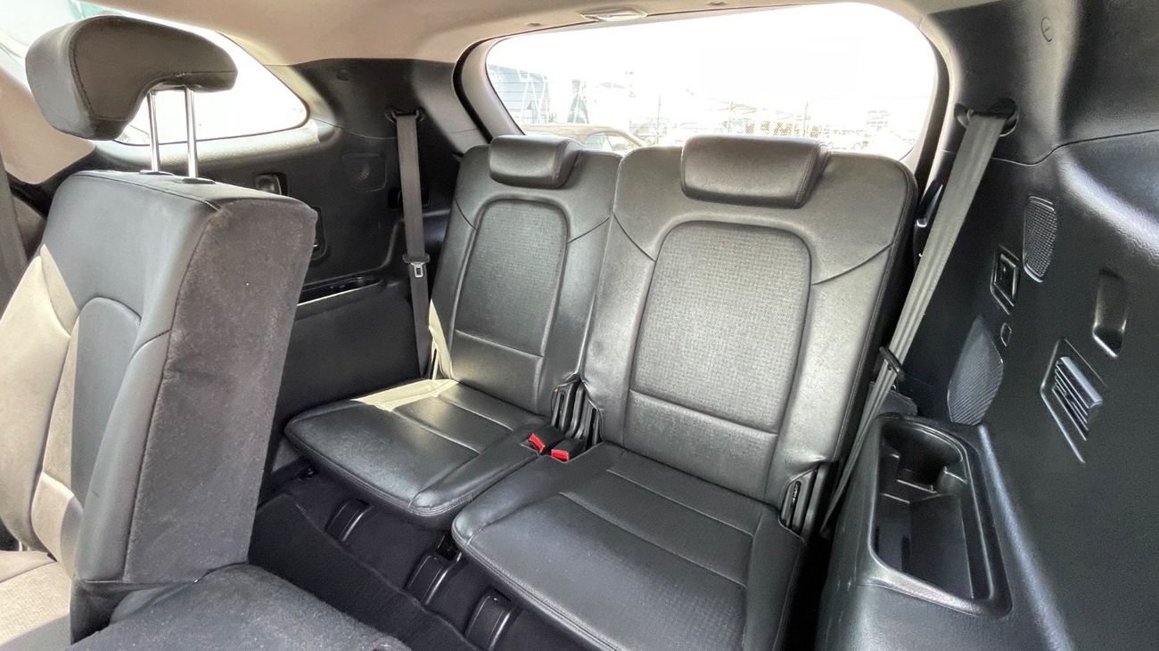 Hyundai Grand Santa Fe GLS Top 3.3L GCC Top 3.3L