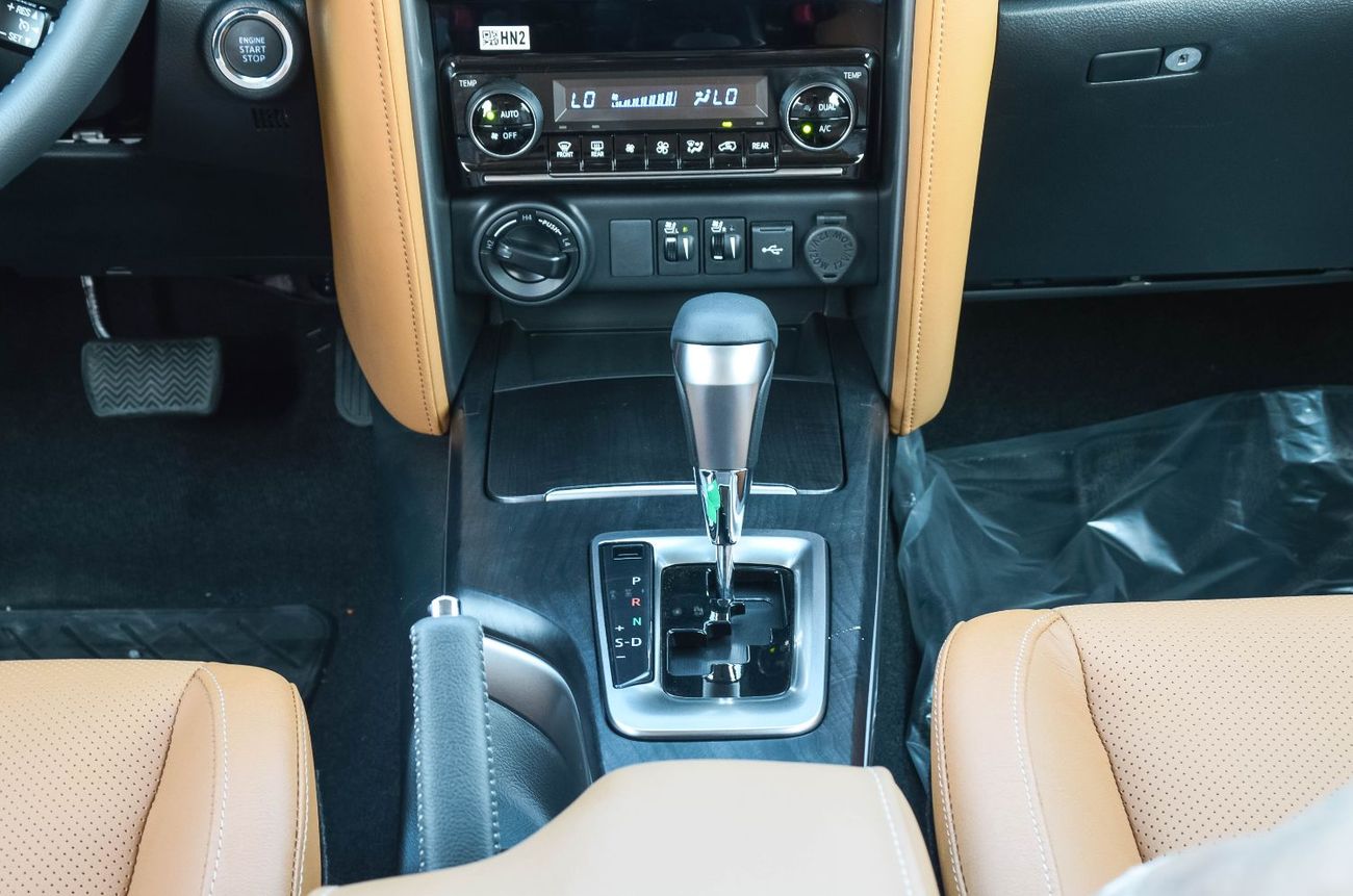 Toyota Fortuner TOYOTA FORTUNER 4.0L V6 4WD PETROL SUV 2025