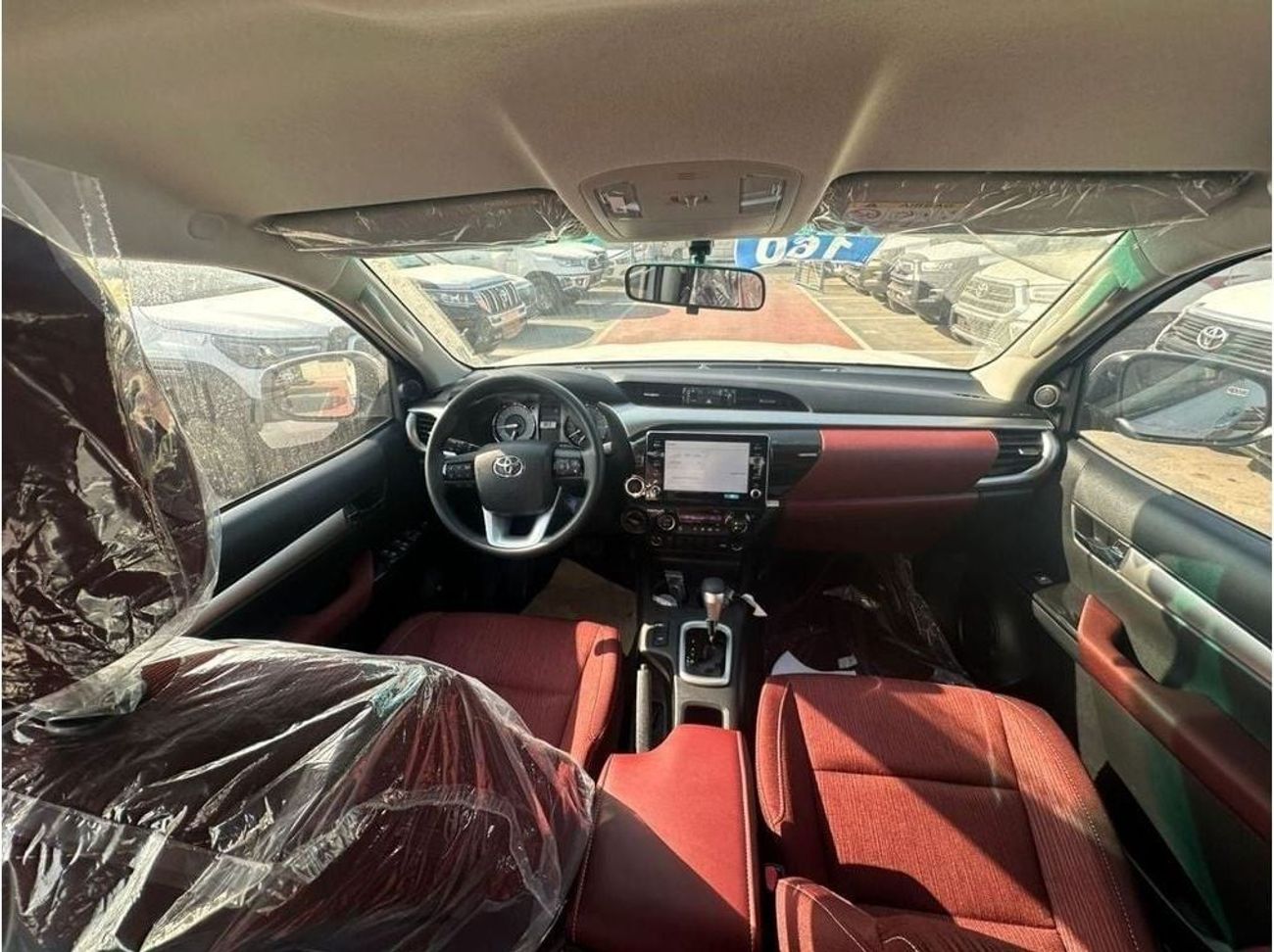 Toyota Hilux TOYOTA HILUX 2.7 AT FULL OPTION WITH PUSH START WHITE OMAN SPEC 2025