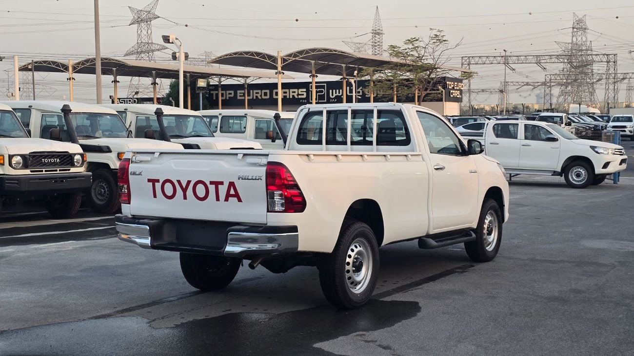 تويوتا هيلوكس TOYOTA HILUX SINGLE CABIN 2.4 DIESEL MANUAL 4X4