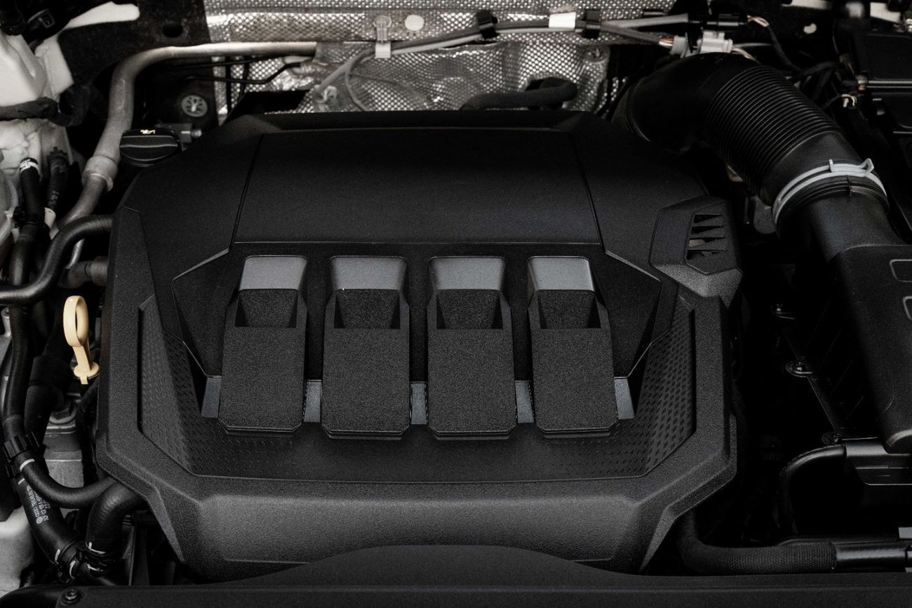 Volkswagen Tiguan R-Line | 2,252 P.M  | 0% Downpayment | Impeccable Condition!