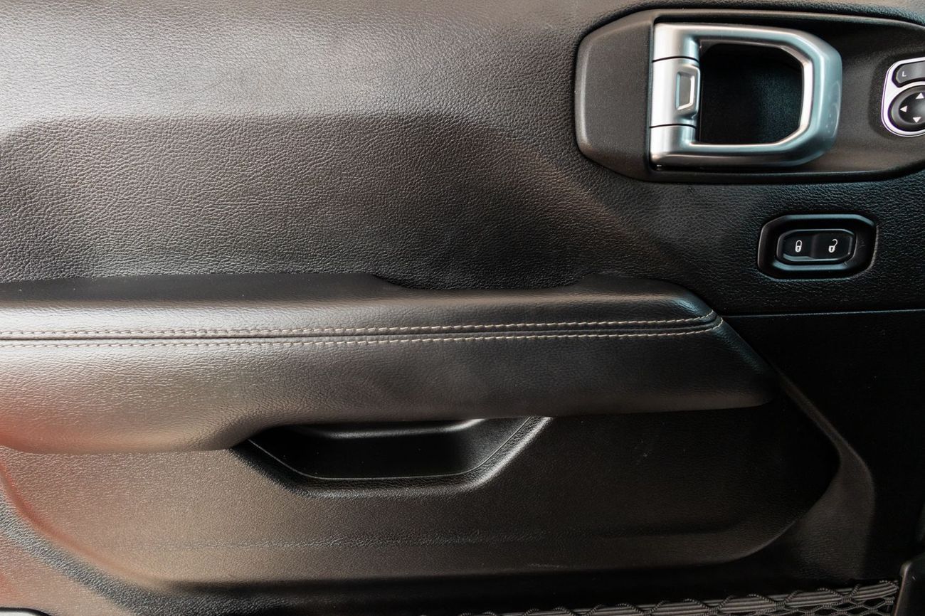 جيب رانجلر Sahara 3.6L A/T (5 Seater)