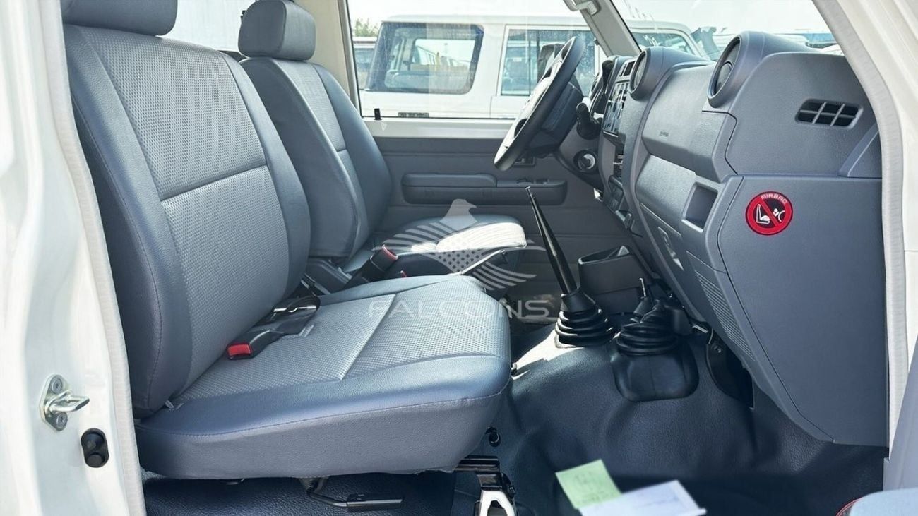 تويوتا لاند كروزر 70 Toyota Land Cruiser 78 4.2L DSL13 seater MT