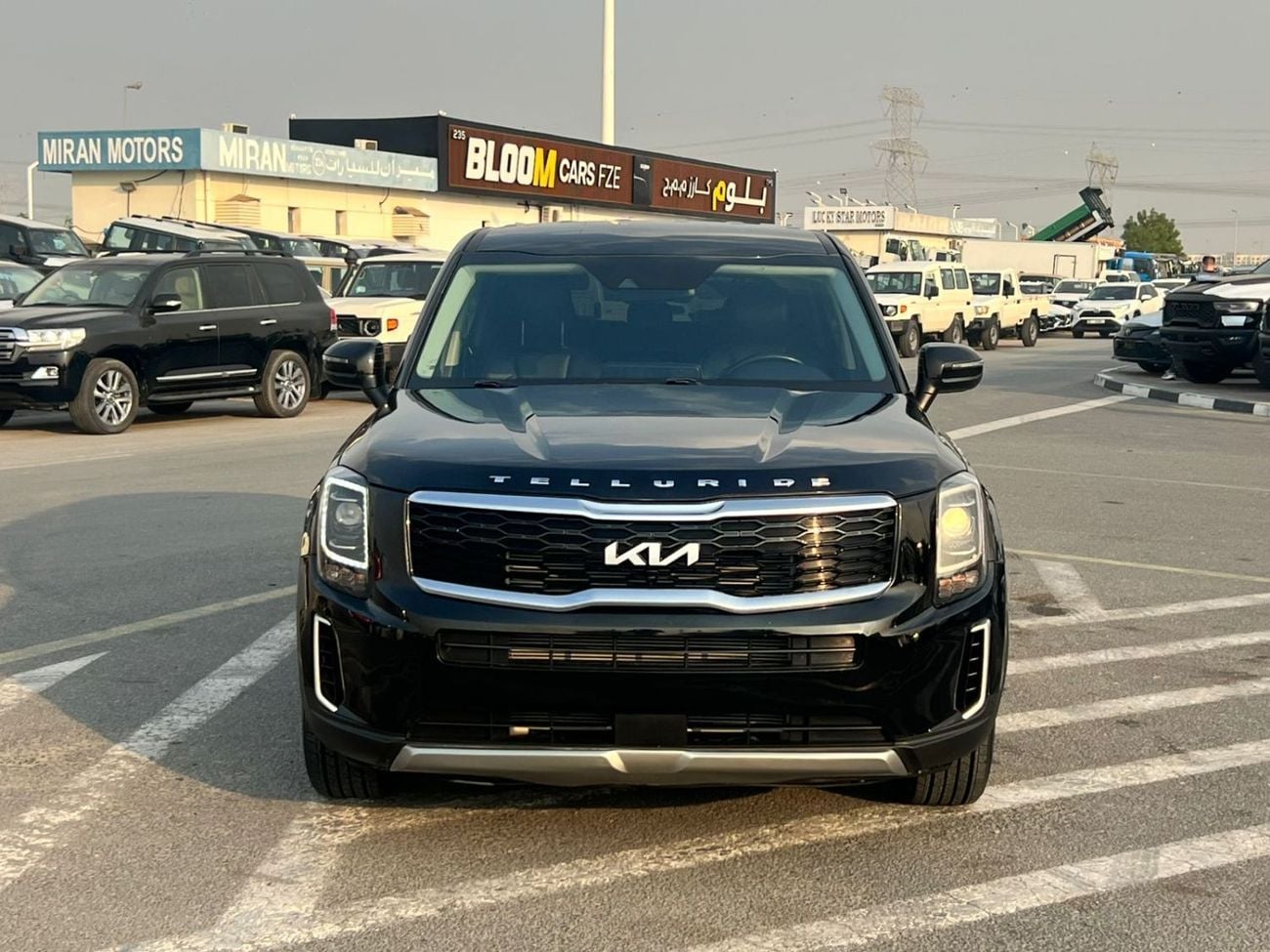 Kia Telluride LX 2020 Kia Telluride 3.8L V6 - Rear Camera & Sensor - Leather Seats With Rims -