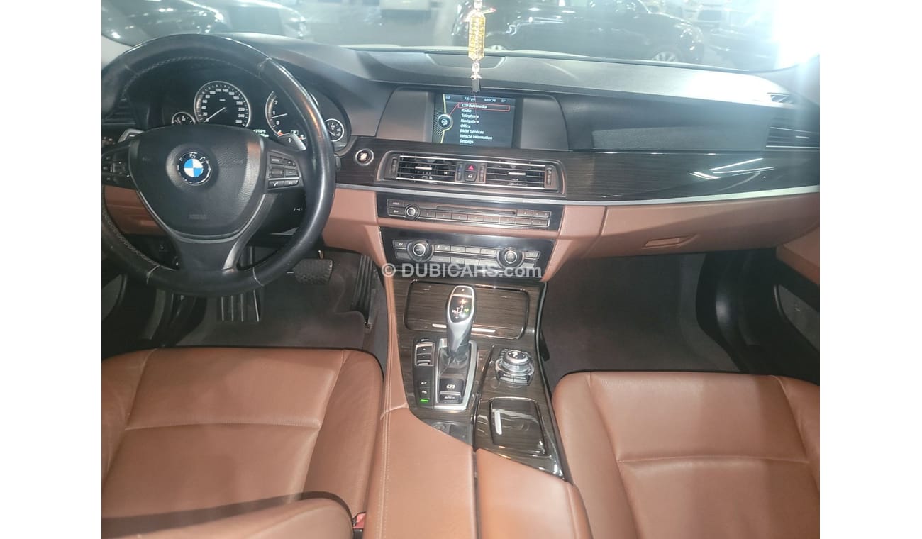 بي أم دبليو 528i اكزكيتيف