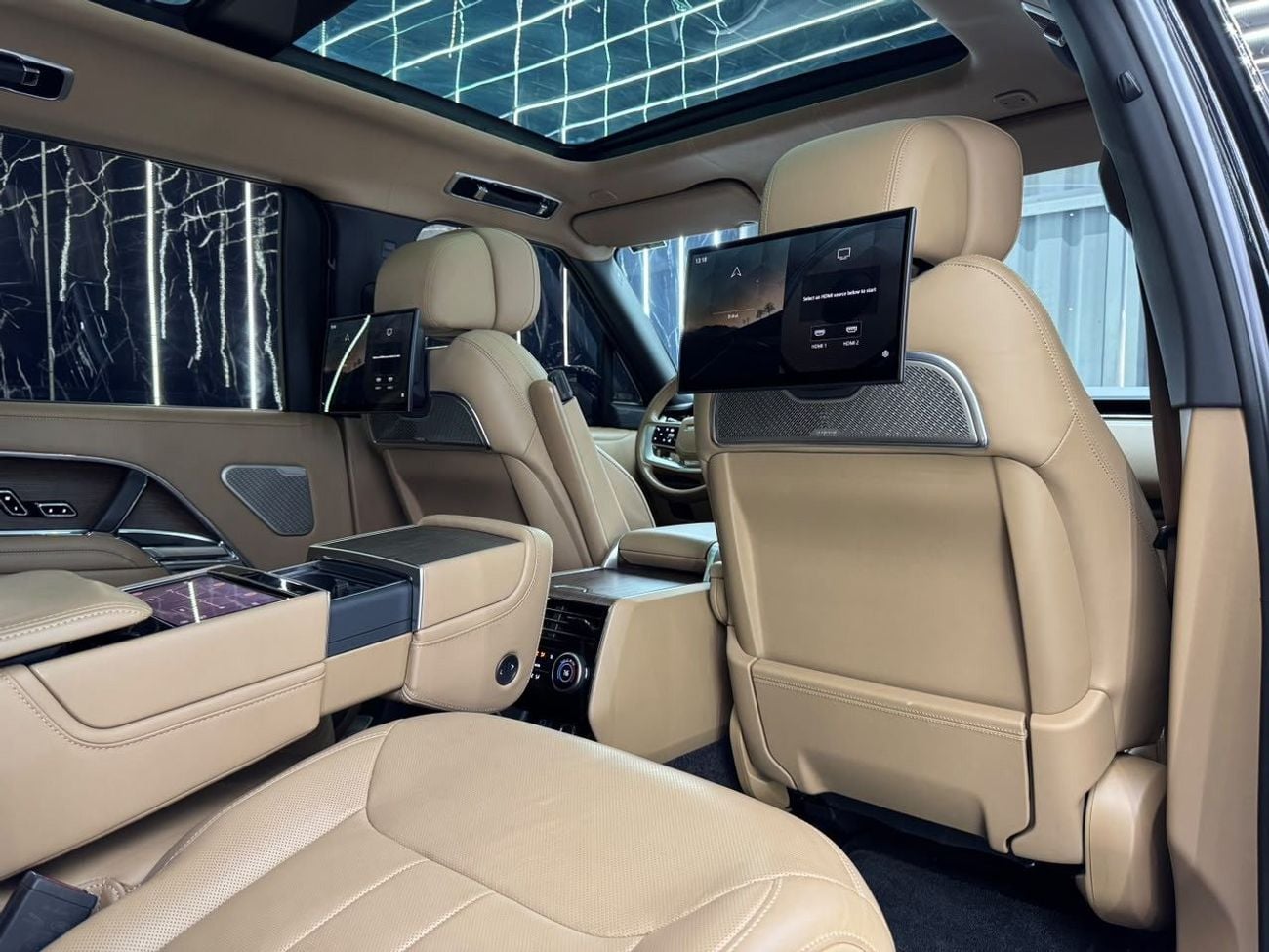 لاند روفر رينج روفر AUTOBIOGRAPHY LWB P530 TWIN TURBO |LWB | FLAGSHIP LUXURY |GCC | AL TAYER  WARRANTY  & SERVICE2029