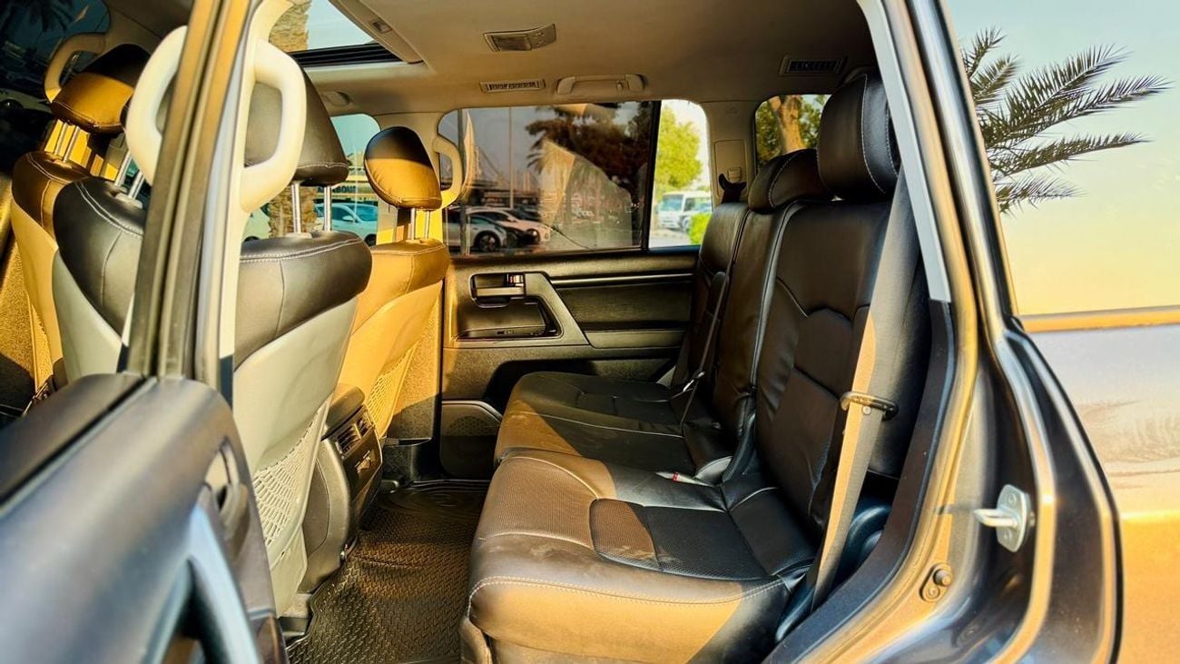 Toyota Land Cruiser PUSH START | SUNROOF | AUTO TRANSMISSION | 4.5L | POWER WINDOWS |