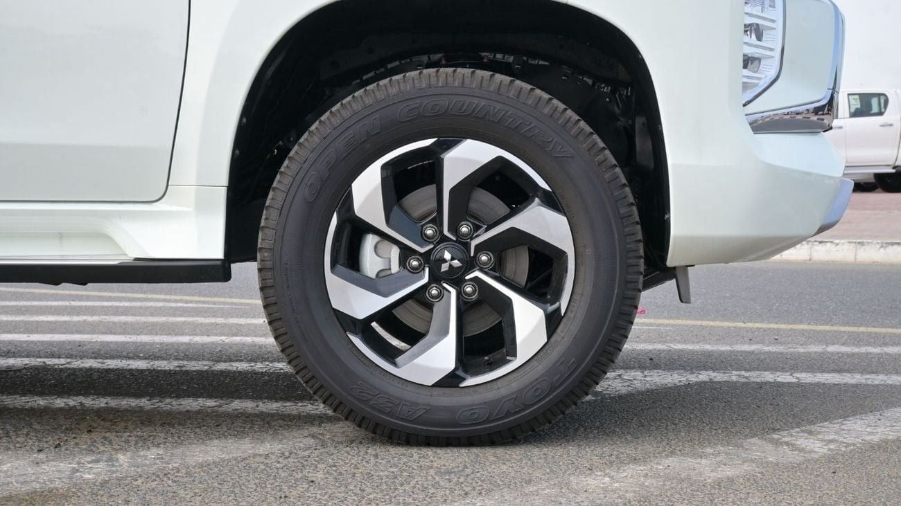 Mitsubishi Montero Sport Brand New Montero Sport HighLine 2025 Export 3.0L 4WD Petrol A/T|White/Black|MONTEROSPORT-GLS-HL-25|