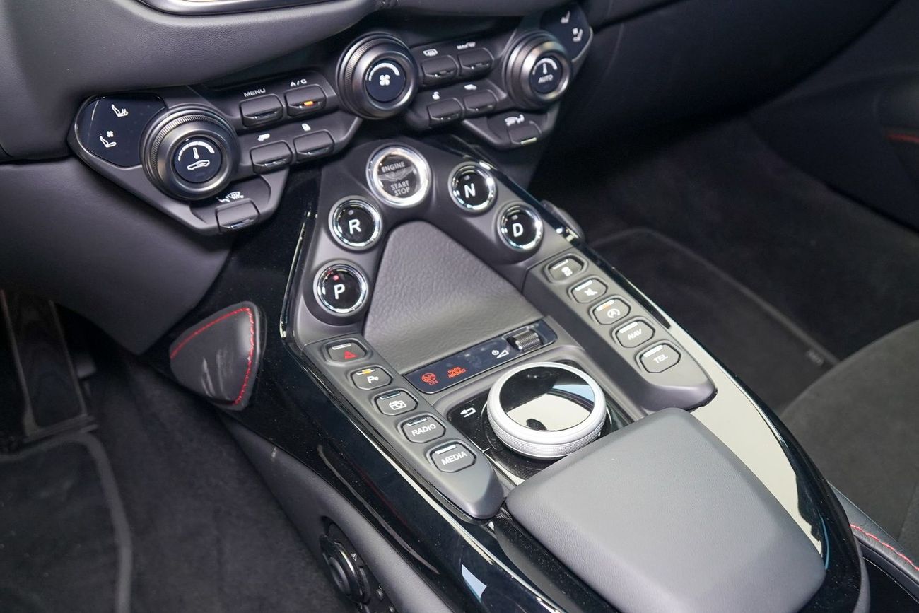 Aston Martin V12 Vantage