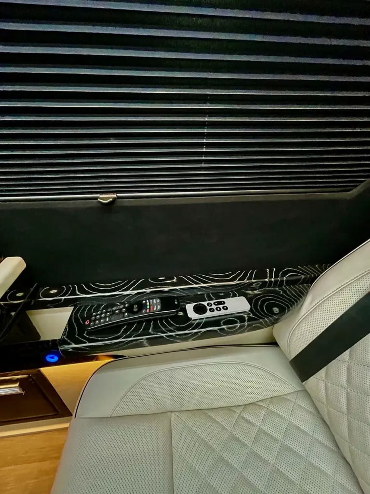 Mercedes-Benz Sprinter VVIP MERCEDES with Bathroom, Additional AC and Air Suspension - 2 Years Warranty VLINE