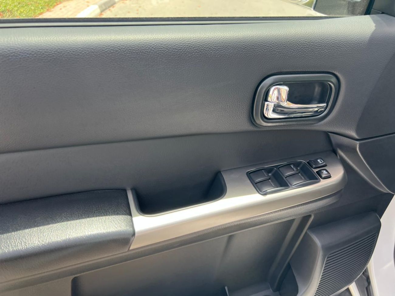 نيسان باترول سفاري GL 4.8L A/T (7 Seater)