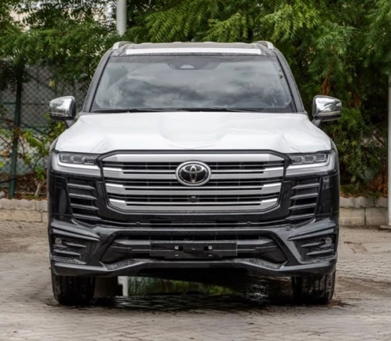 Toyota Land Cruiser VXR TOYOTA LC300 3.5L TT PETROL 2026 MODEL GCC