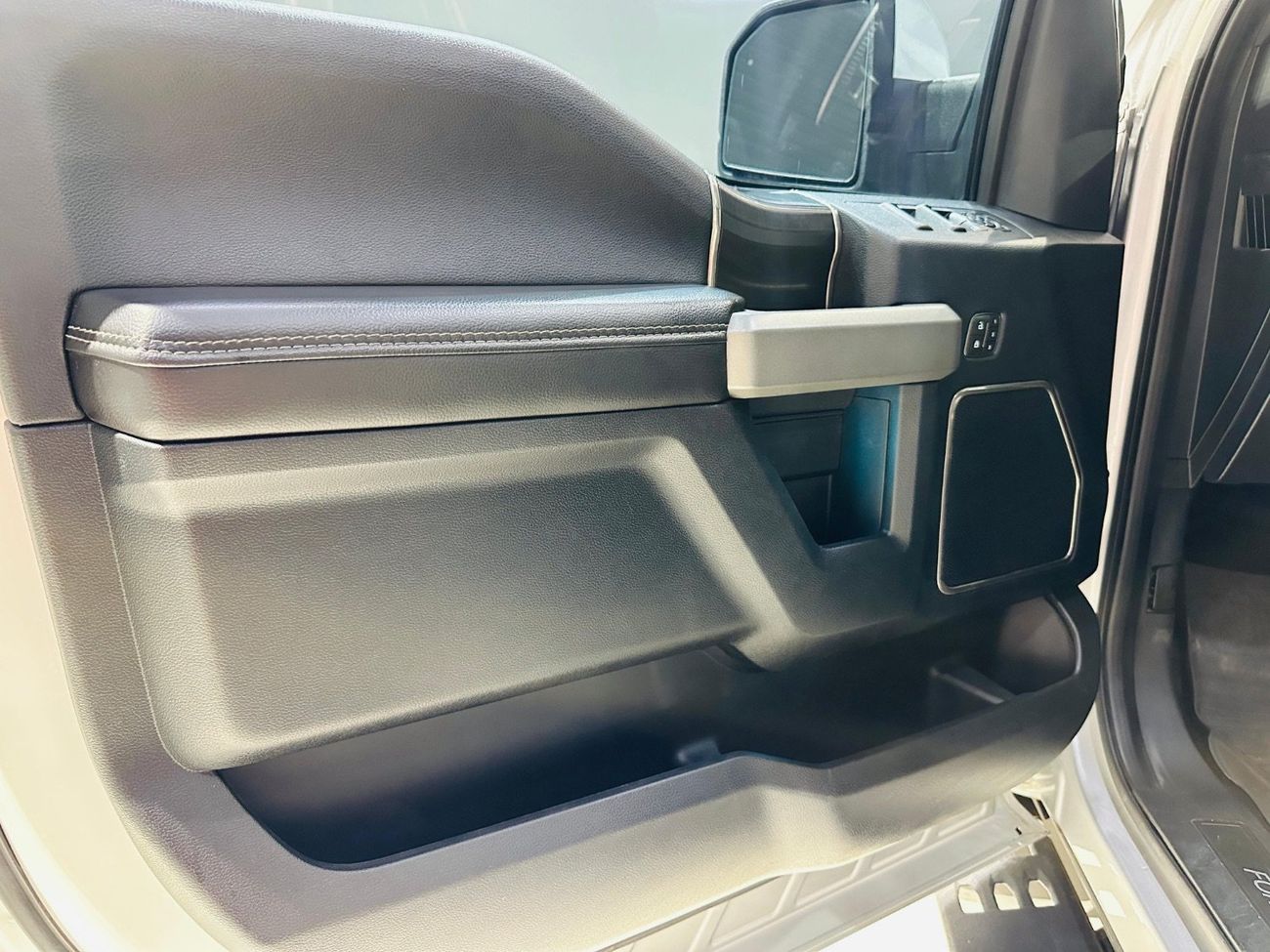 فورد إف-150 رابتور FULL OPTION