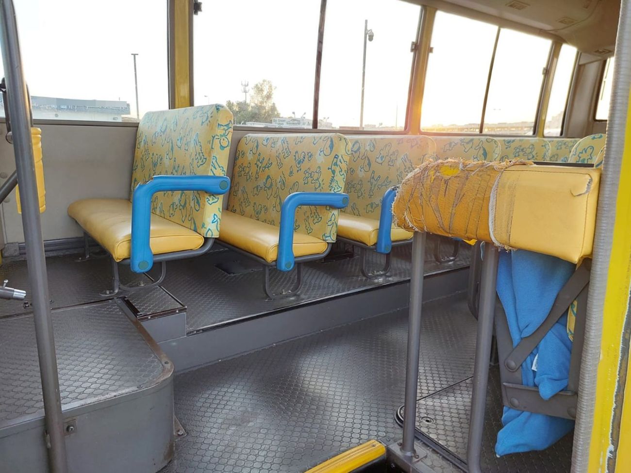 ميتسوبيشي روزا MITSUBISHI ROSA BUS RHD 2004 MODEL 4.2 L DIESEL AUTOMATIC(PM00674)