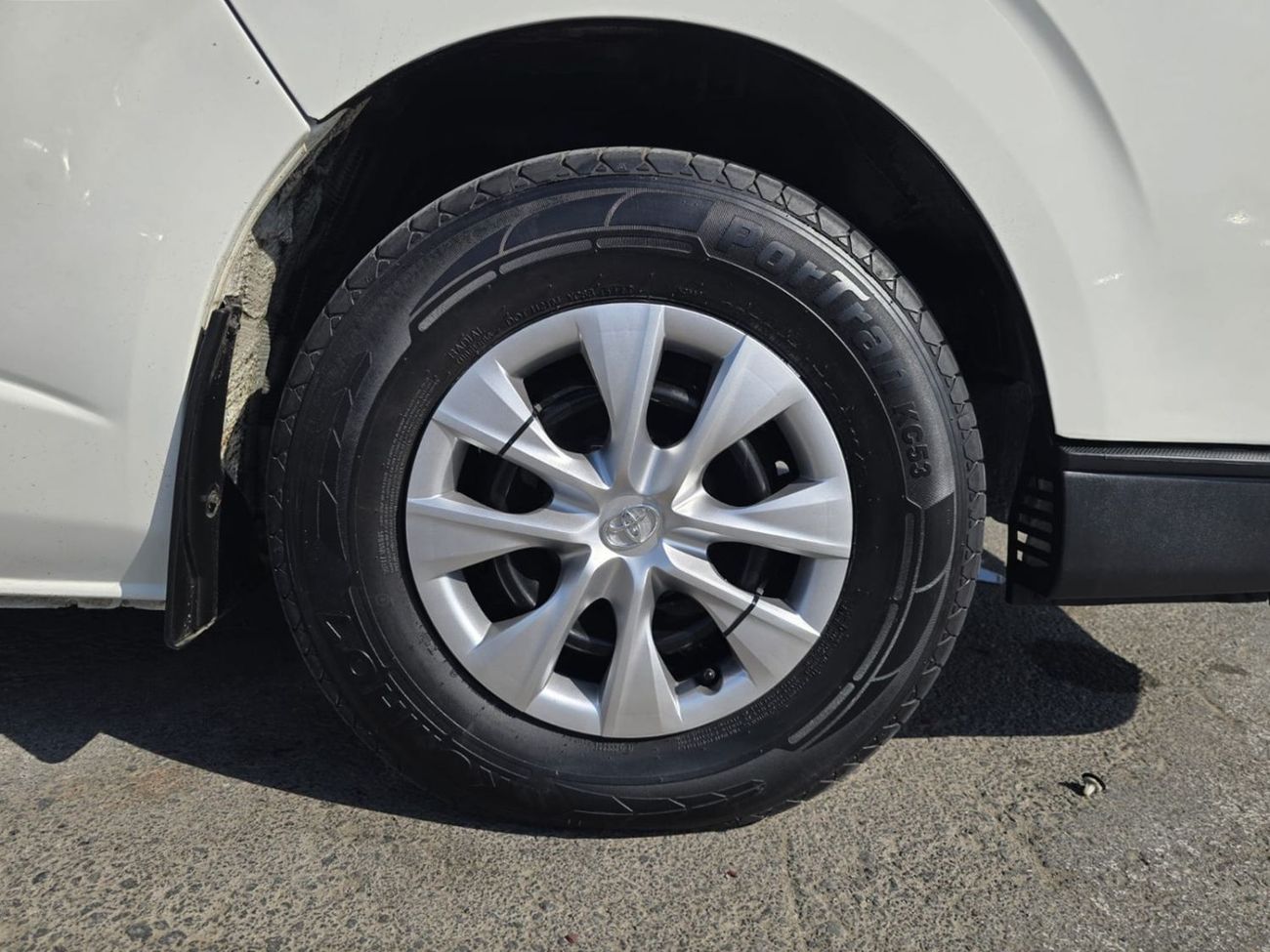 Toyota Hiace TOYOTA HIACE COMMUTER VAN RHD 2016 MODEL 3.0 L DIESEL AUTOMATIC(PM30307)