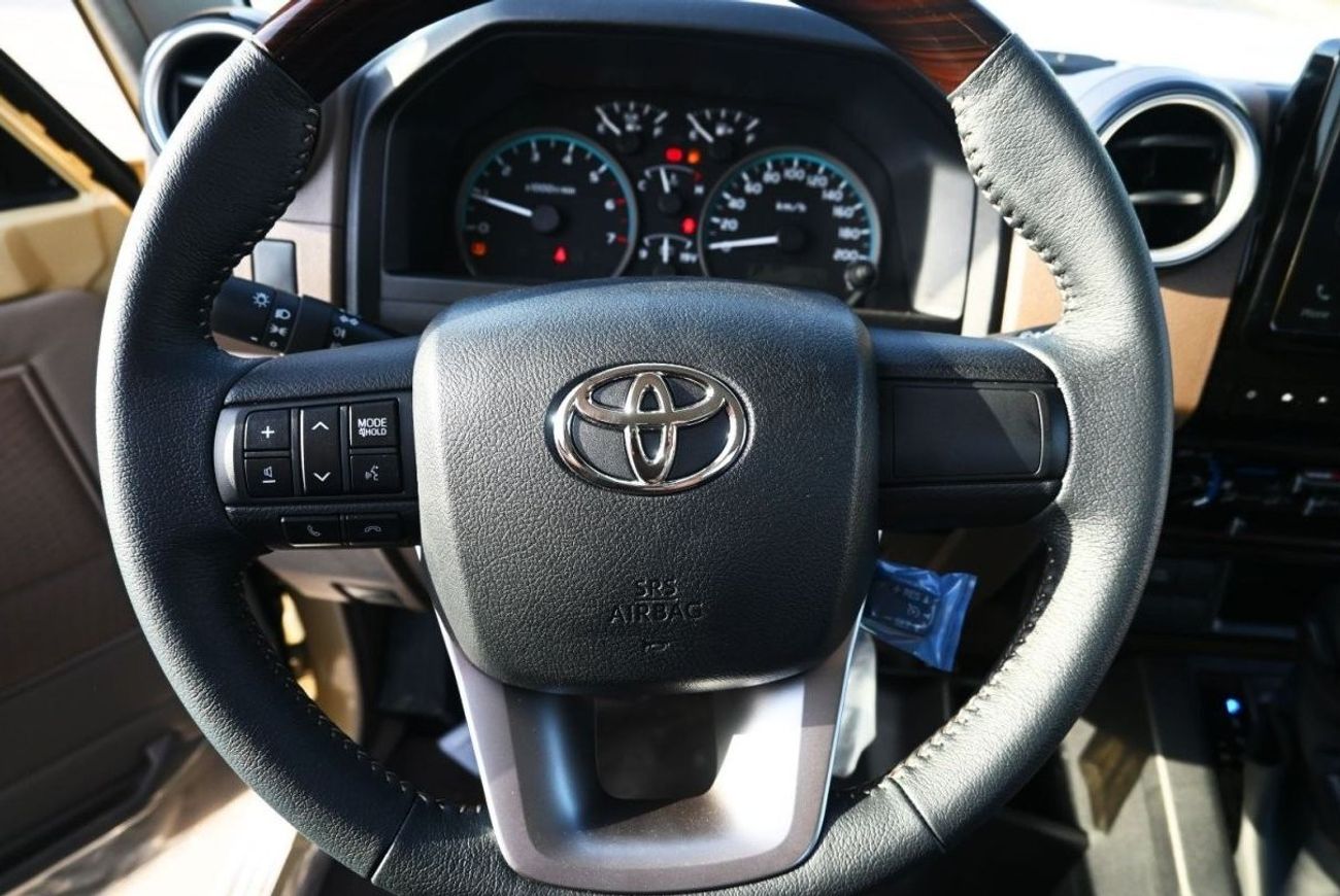 تويوتا لاند كروزر بيك آب تويوتا لاند كروزر 2024 بنزين 4.0L