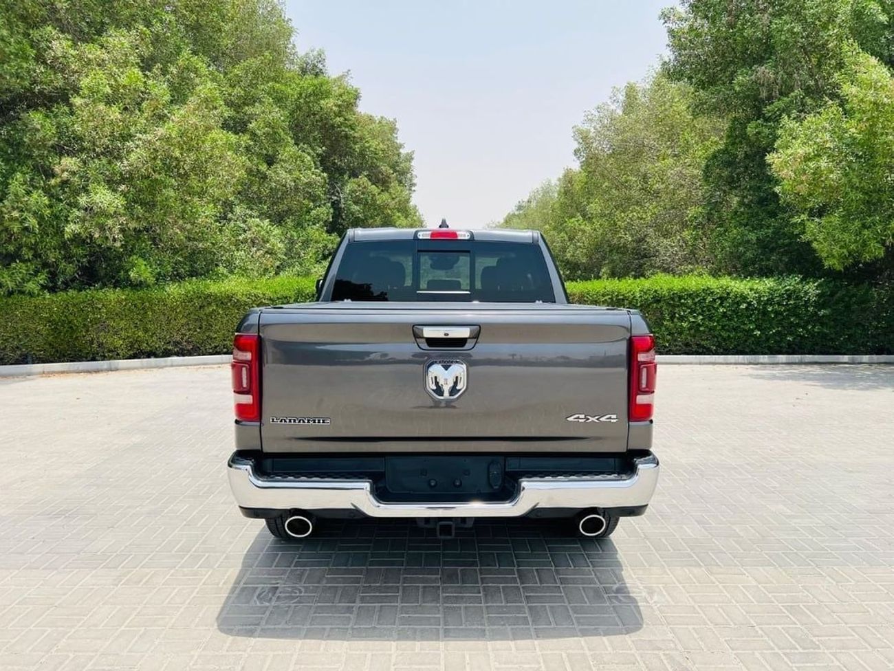 رام 1500 Laramie Crew Cab 5.7L