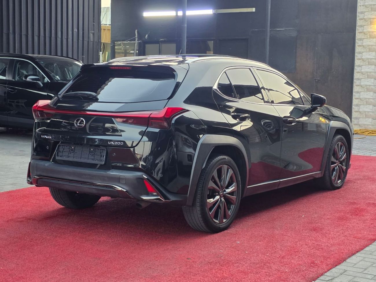 لكزس UX 200 F Sport Platinum 2.0L (169 HP)