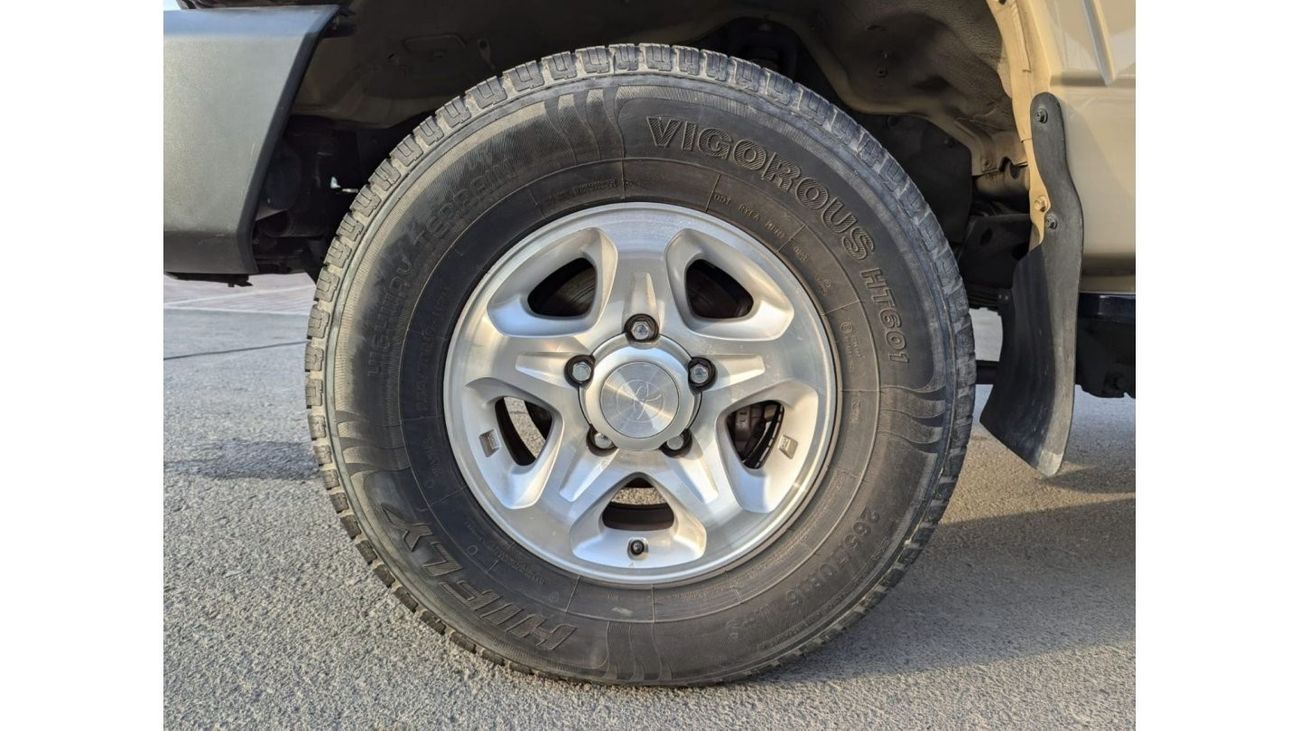 تويوتا لاند كروزر بيك آب 2016 Toyota Land Cruiser Pick Up Std (J70), 2dr Single Cab Utility, 4L 6cyl Petrol, Manual, Four Whe