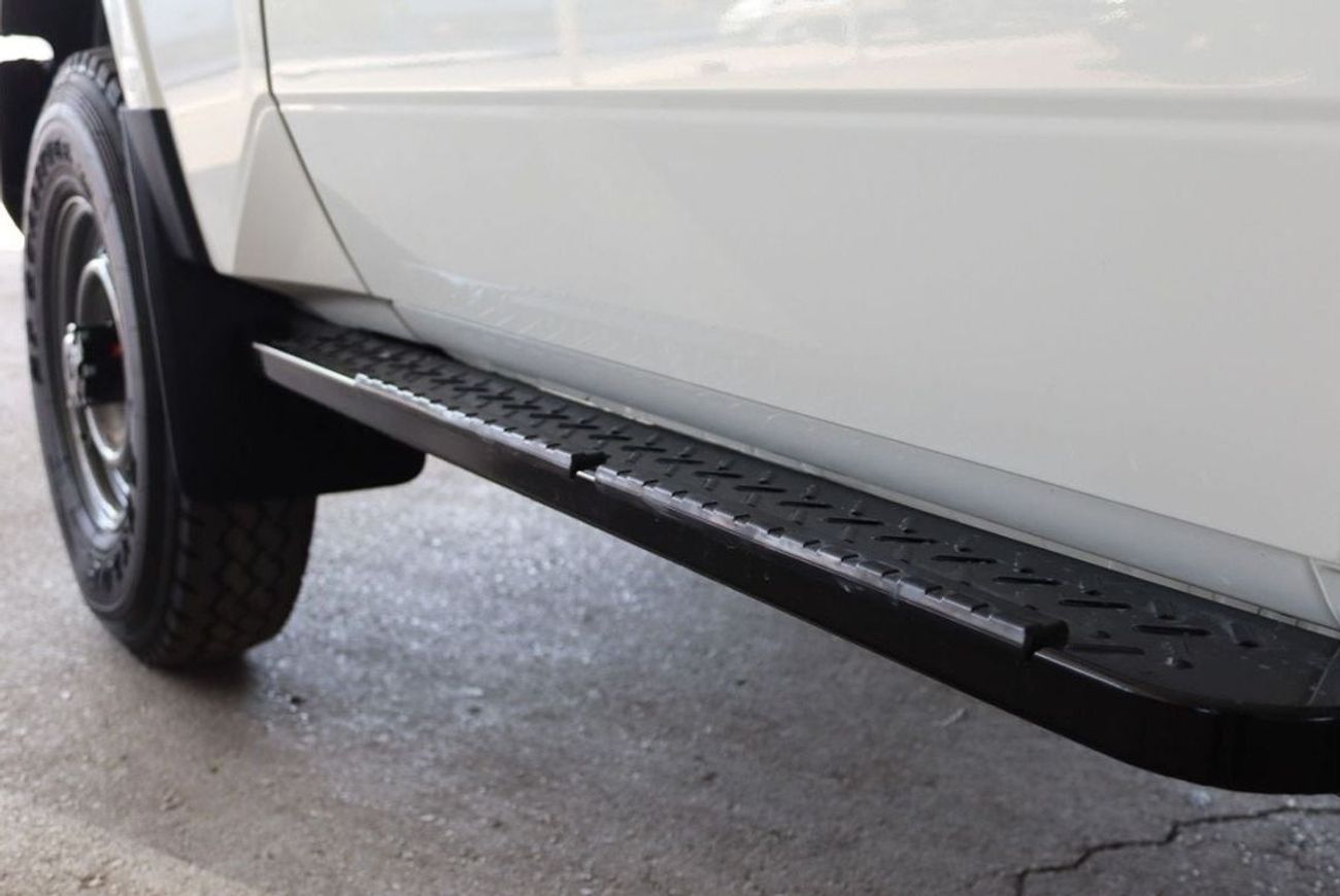 تويوتا لاند كروزر 70 2025 TOYOTA LAND CRUISER GRJ 78 4.0 V6 AUTOMATIC **التصدير فقط خارج الخليج****EXPORT ONLY**