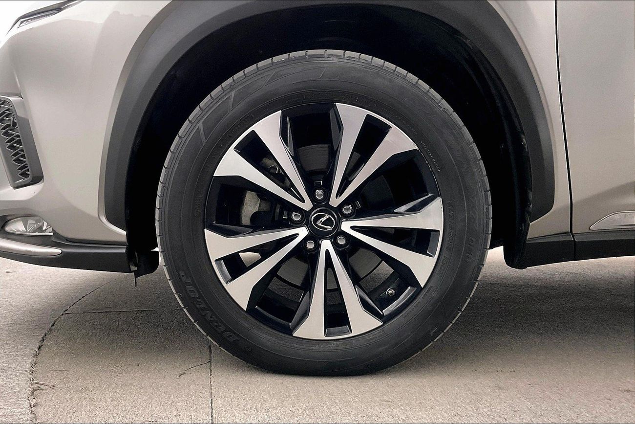 لكزس NX 300 F Sport Platinum | شامل الضمان | 0 ﺪﻔﻋﺓ ﺃﻮﻟﻯ