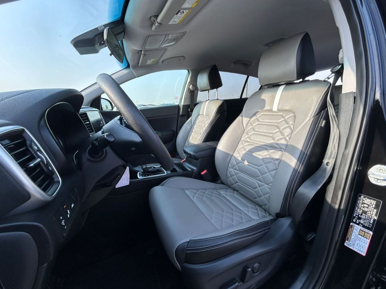 كيا سبورتيج 2021 Kia Sportage 2.4L V4 - MiOption + Leather & Electric Seats - Apple/Android Play - Rear CAM - Ri