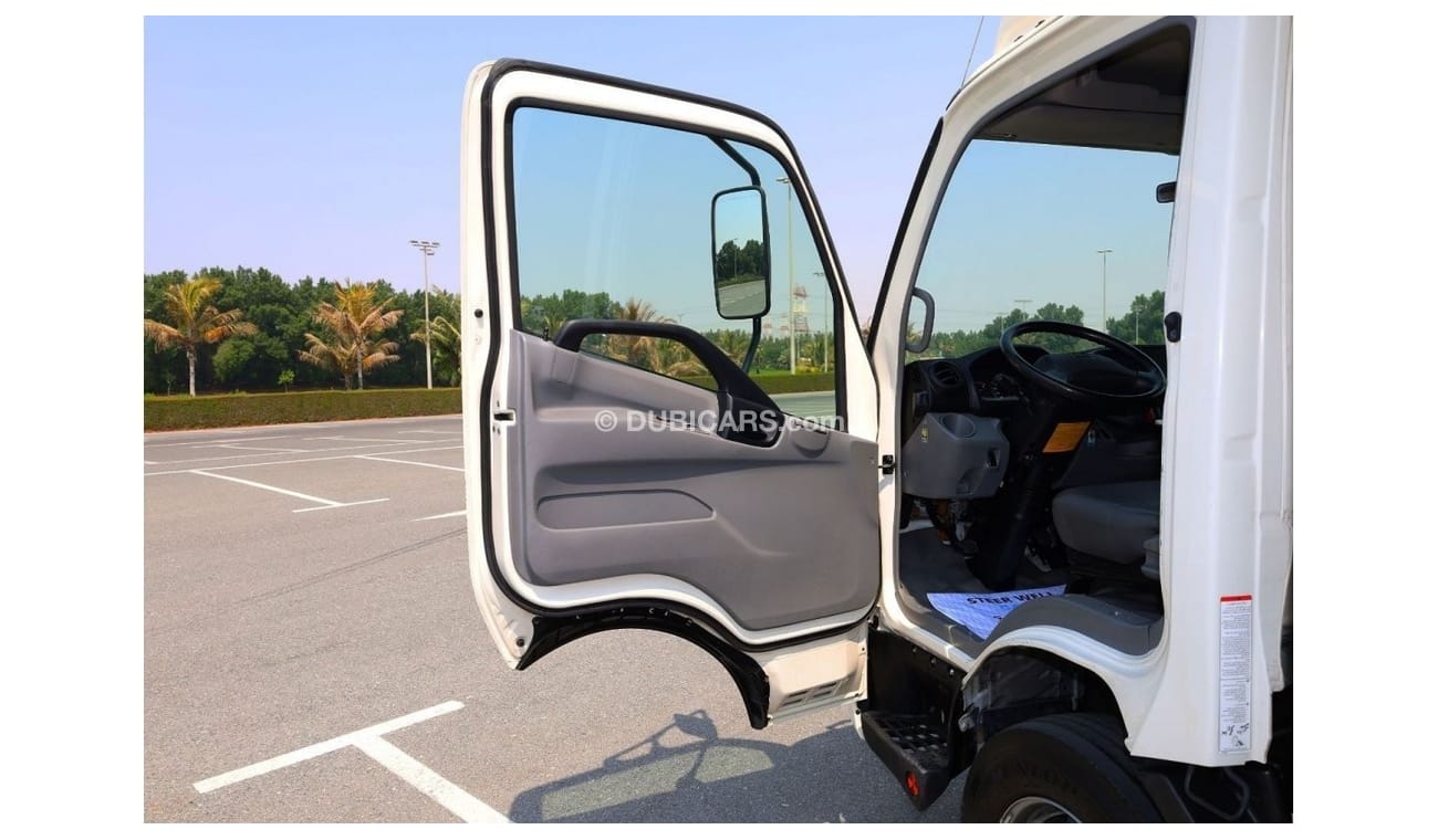 Hino 300 916 - Water Delivery Shutter Box - Diesel | GCC Specs - Ready for your Business