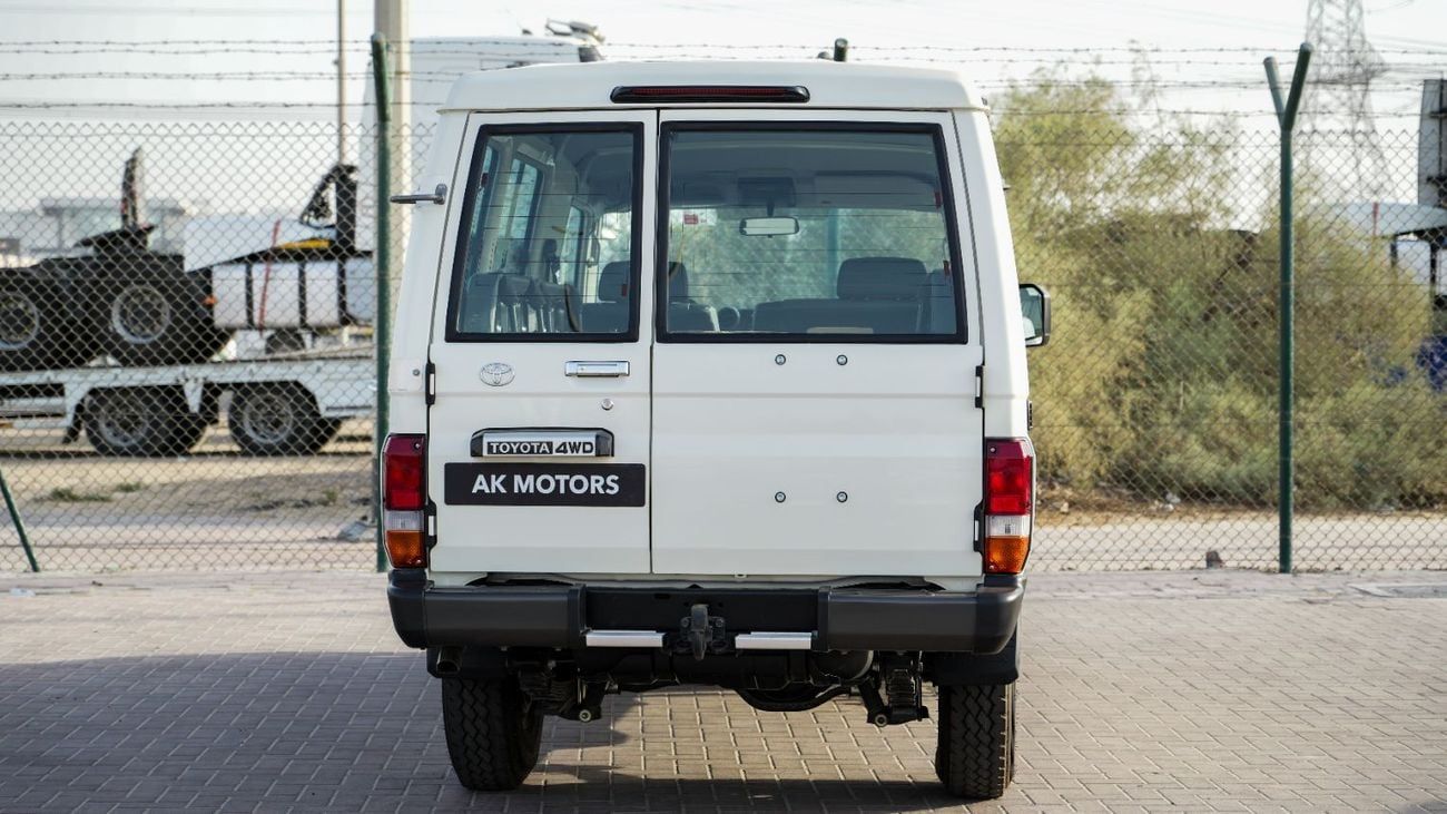 Toyota Land Cruiser 70 Land Cruiser Hard Top V6 4.2L 2025 MY EXPORT