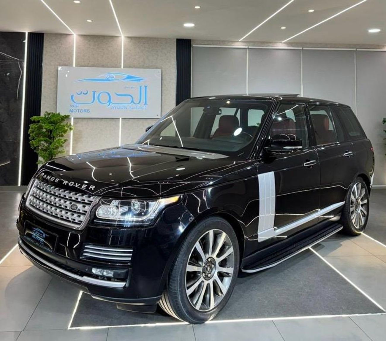 Land Rover Range Rover Supercharged 5.0L VIP RANGE ROVER VOGUE || SUPERCHARGE || RADAR || TOP RANGE || GCC || FREE ACCIDENT