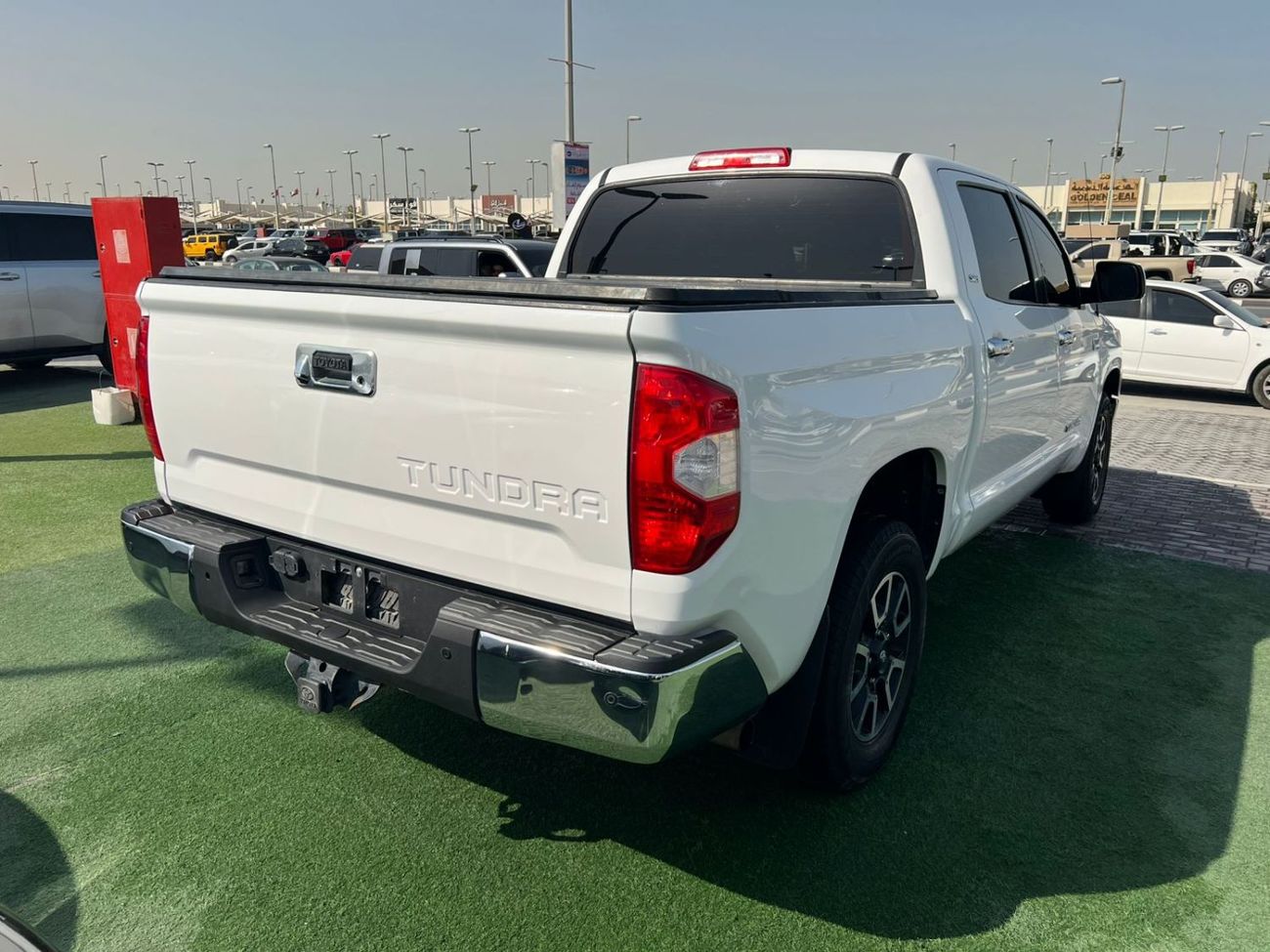 Toyota Tundra TOYOTA TUNDRA 2017 Crewmax SR5 5.7L/V8