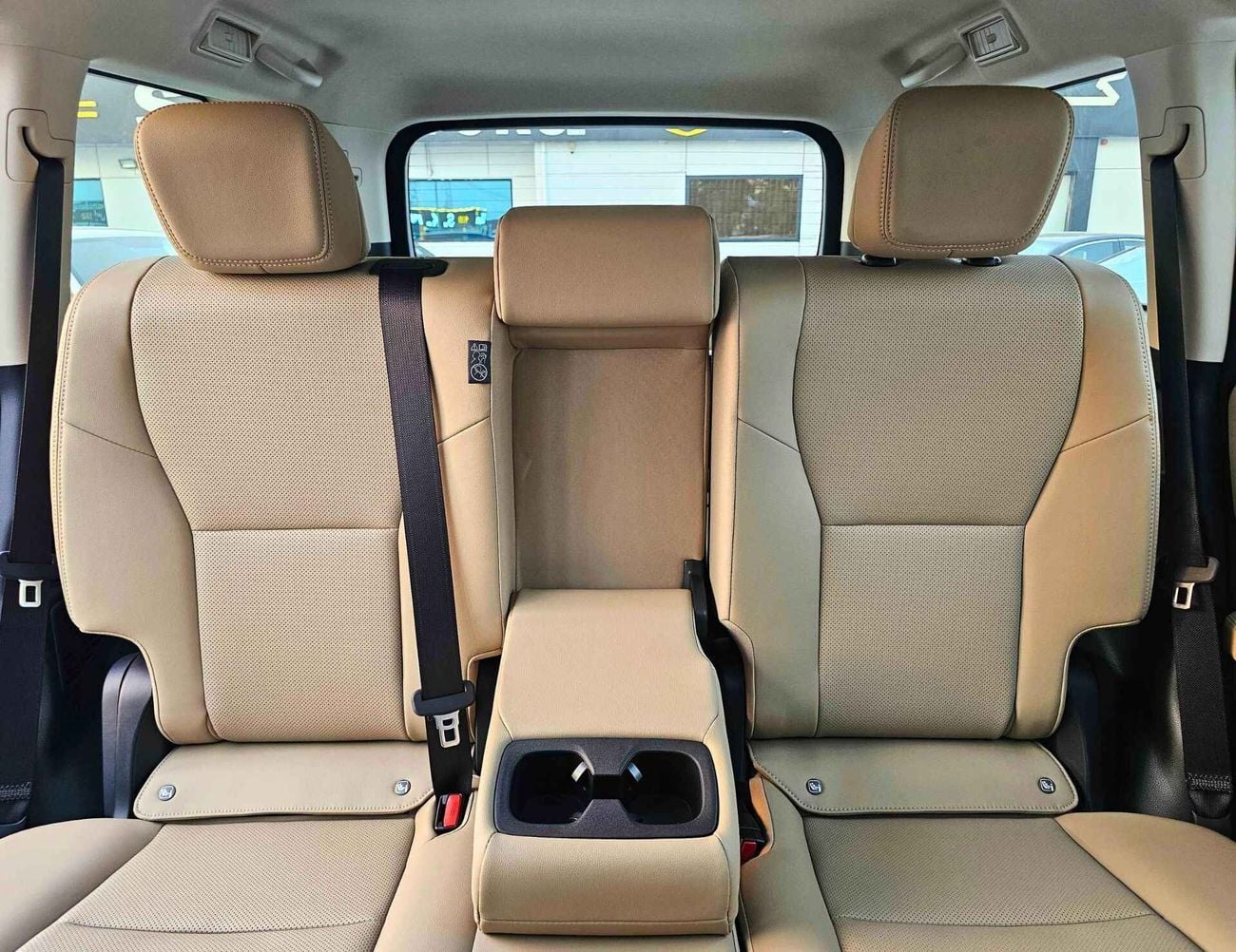Toyota Prado All Rounder | 2.4l V4 Petrol | Sunroof | Fridge | Leather Seats | Big Dvd | Seats Ventilation