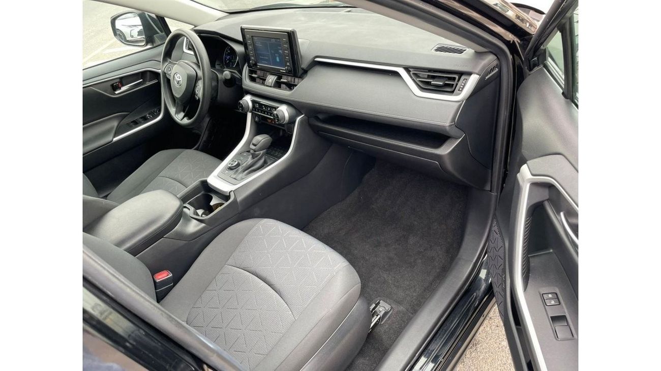 Toyota RAV4 2021 Toyota RAV4 XLE Hybrid Fuel 4x4 AWD - UAE PASS