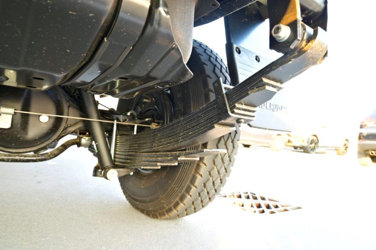 تويوتا لاند كروزر بيك آب SINGLE CAB DLX 2.8L DIESEL AT-EURO 5