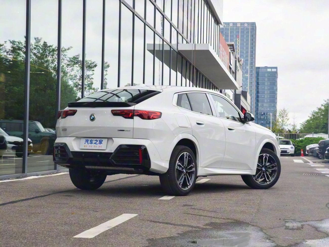 بي أم دبليو X2 BMW 225L / Chinese / white / 0km / 204 hp