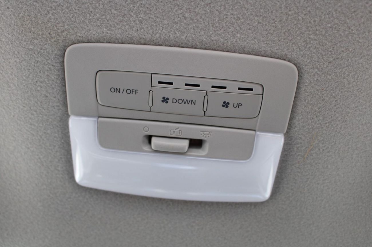 Mitsubishi L200 MITISUBISHI L200 2.4L DIESEL DOUBLE CAB 4WD GLS MANUAL