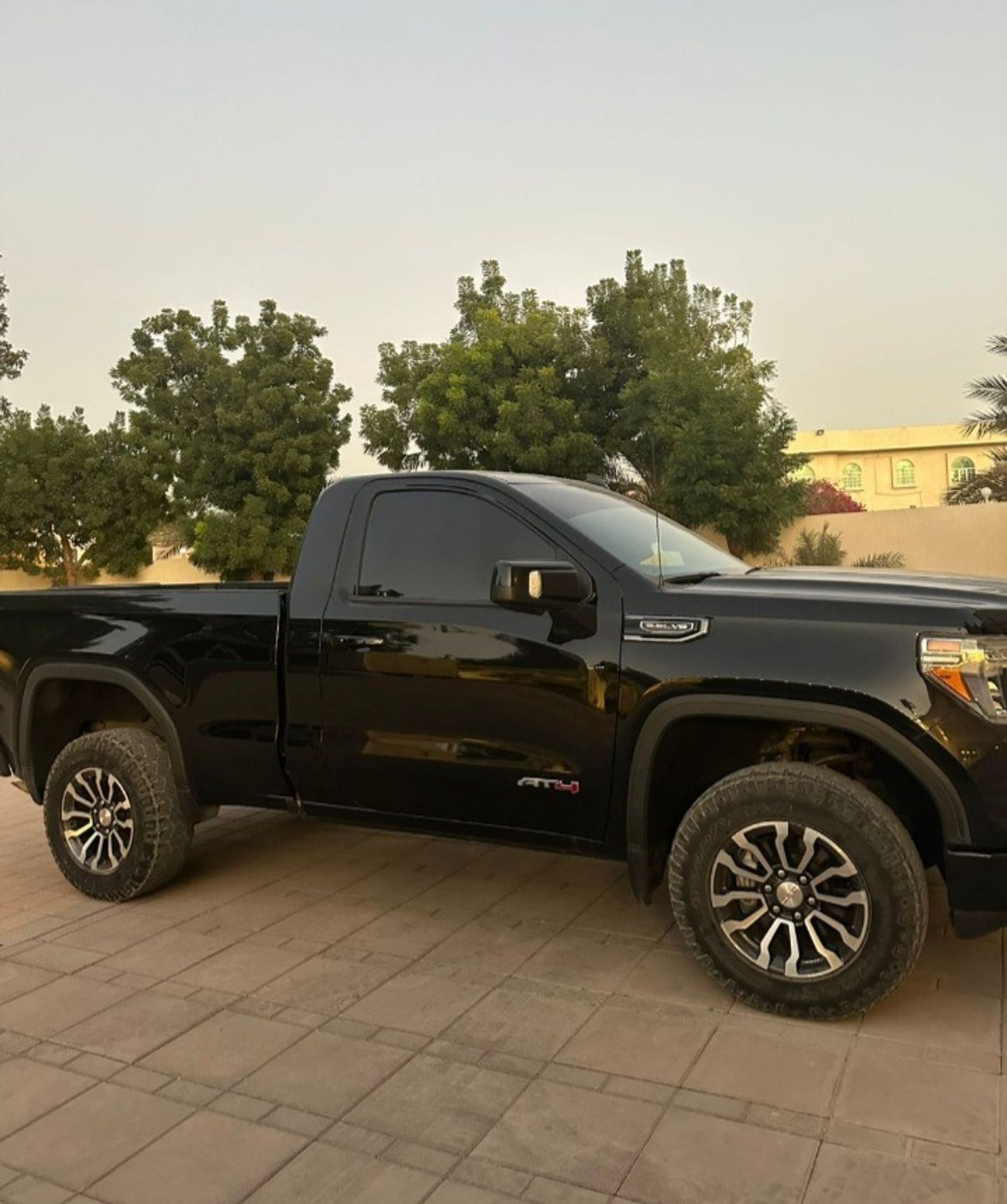 GMC Sierra 5.3L V8 AT4 CREW CAB (AWD)