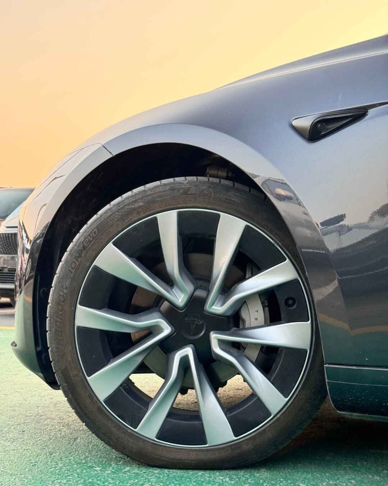 Tesla Model 3 LONG RANGE