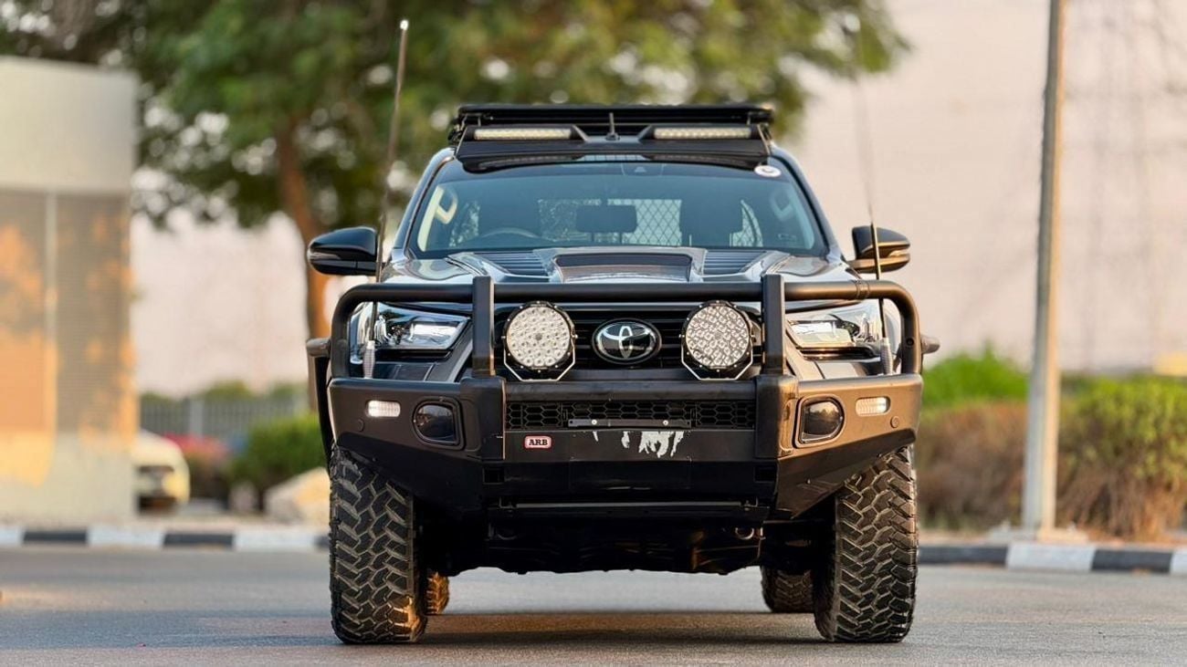 تويوتا هيلوكس OFF ROAD MODIFIED | BULL BAR WITH HEAVY FOCUSED LIGHTS | AUTOMATIC TRANSMISSION | REAR VIEW CAMERA |