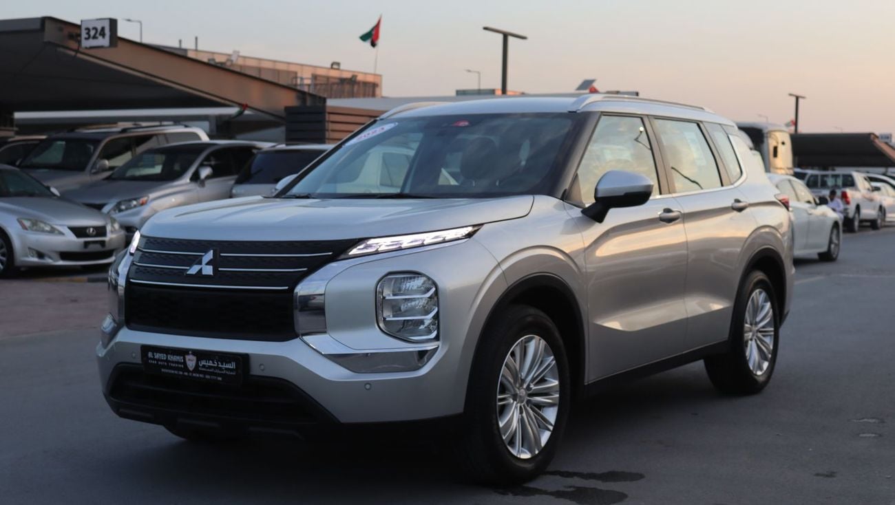 Mitsubishi Outlander GLS 2.4L Outlander 2023 - GCC - Accident-Free - 2.4L - Low Mileage - Excellent Condition