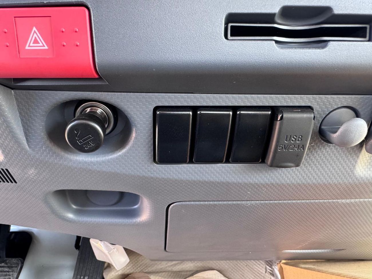 إيسوزو NPR ISUZU NPR85H22 Cab Chassis Truck 2024