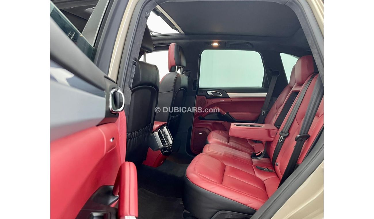 Porsche Cayenne 2016 Porsche Cayenne GTS 42000km, Full Service History, Warranty, GCC