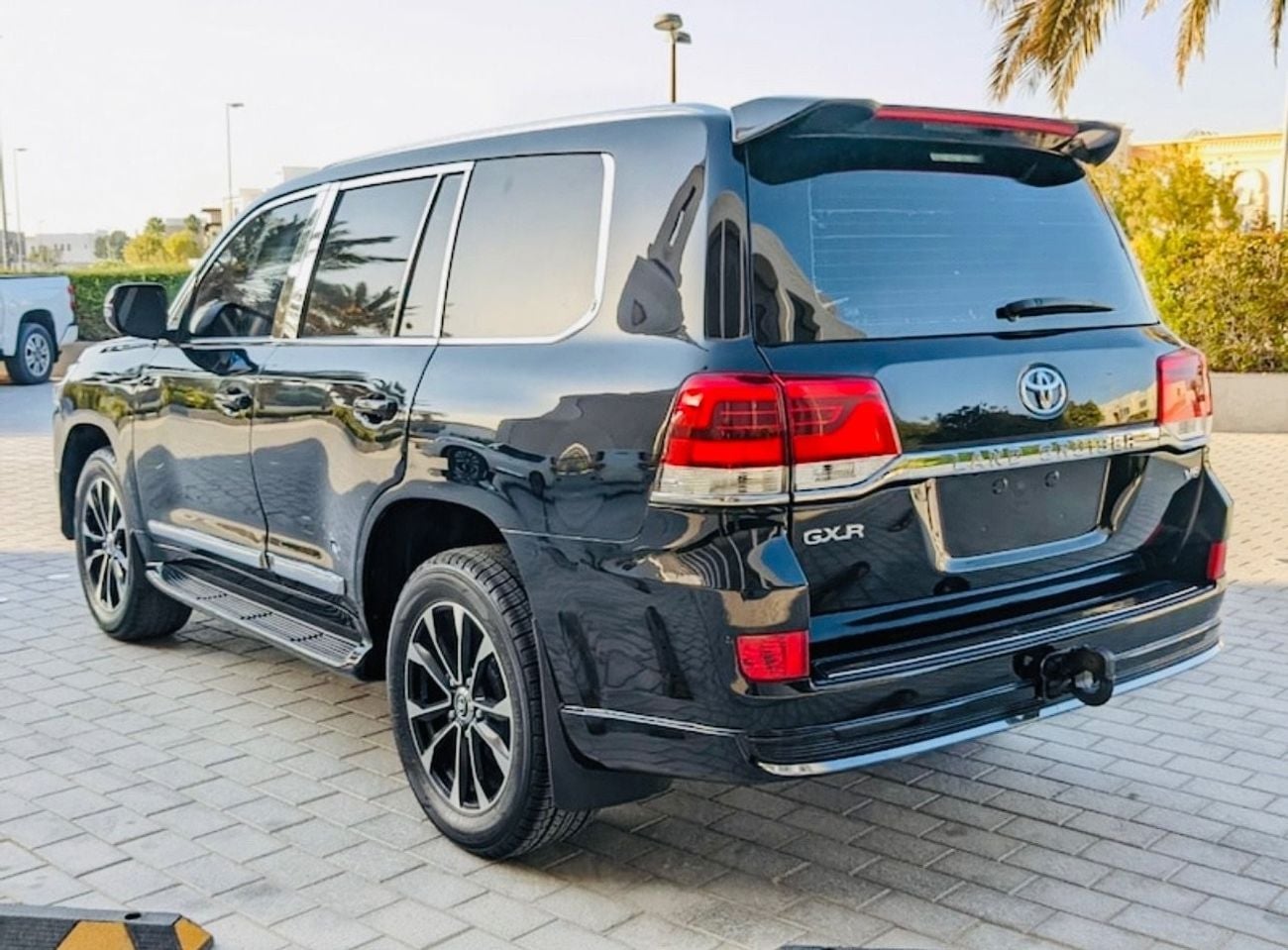 Toyota Land Cruiser GXR Toyota Land Cruiser 2021 black color v6 4.0L full option
