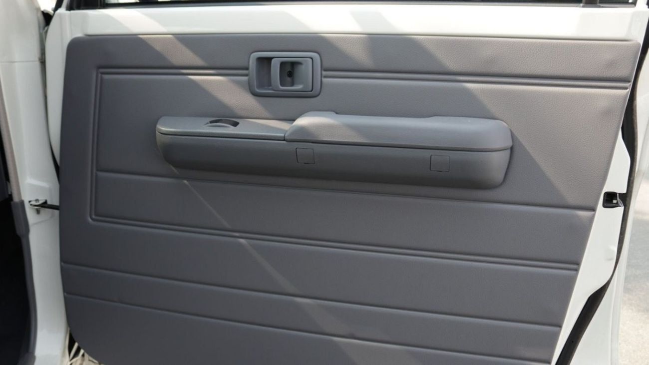 Toyota Land Cruiser Pick Up DIESEL Double Cab Pick Up 1HZJ 4.2Ltr.  DIFFERENTIAL LOCK ,POWER WINDOW CENTER LOCK , 11 LEAF