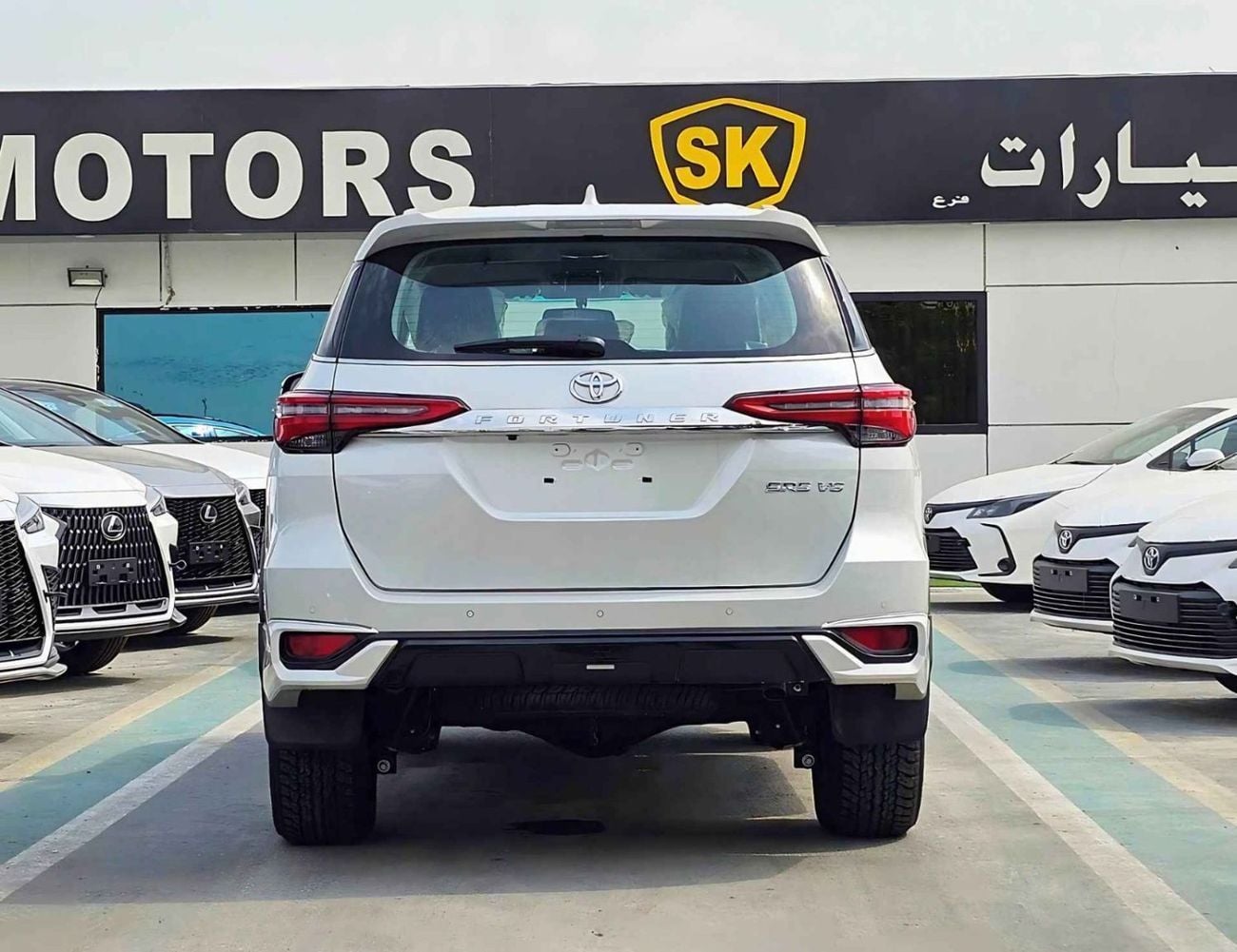 Toyota Fortuner VXR SR5 ADVENTURE / 4.0L V6 PETROL / FRONT PWR SEATS / PUSH START / DIFF LOCK AUTO A/C (CODE # F6HA)