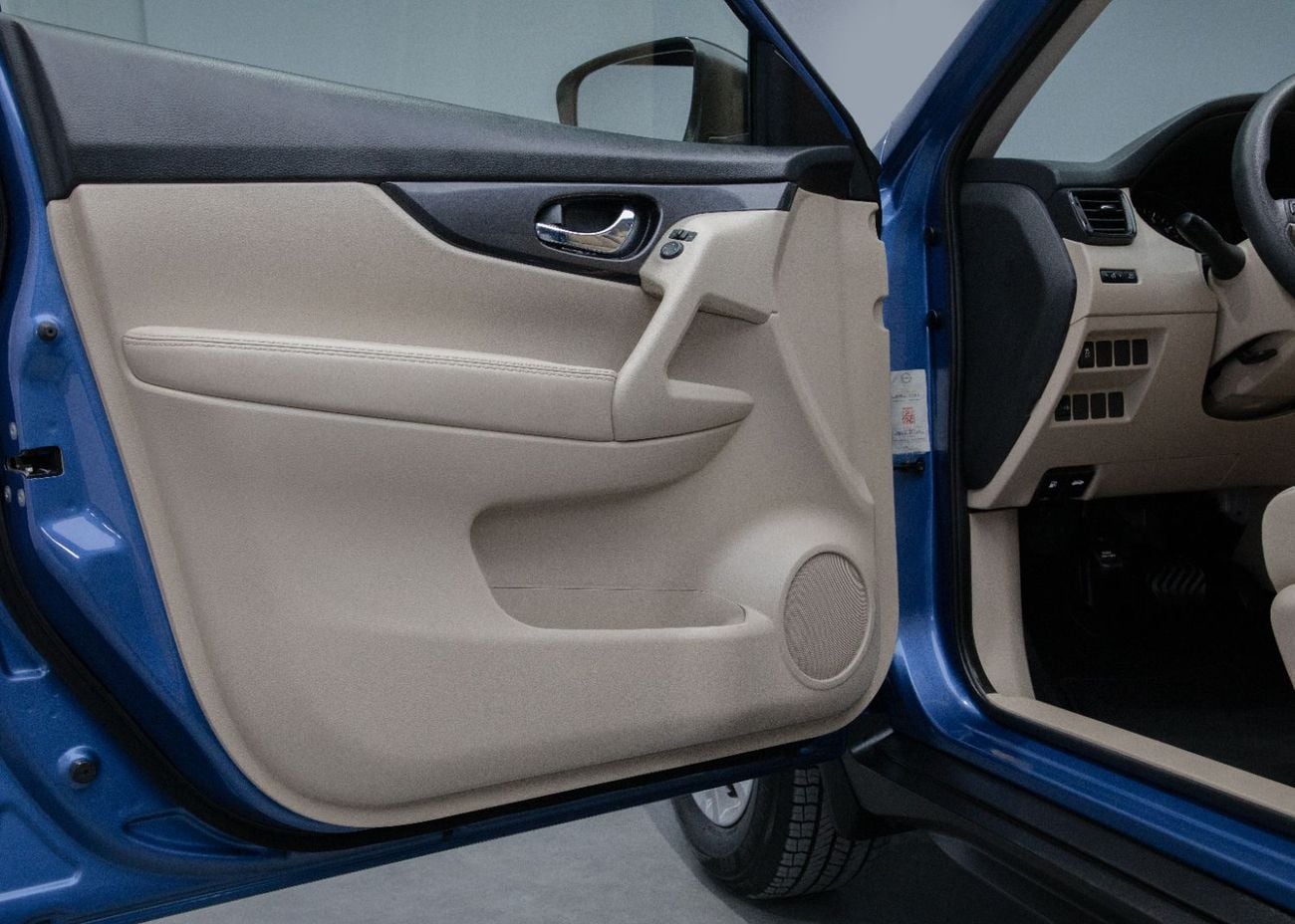 نيسان إكس تريل S 2.5L FWD (5 Seater)