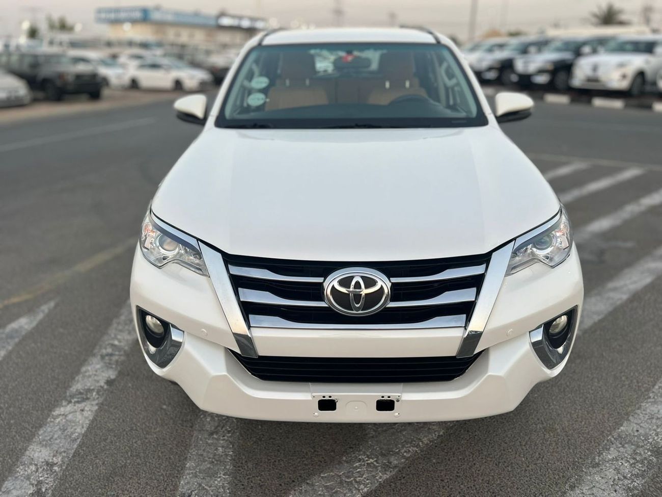 Toyota Fortuner 2020 TOYOTA FORTUNER EXR - 2.7L . v4 - PARKING SENSOR - GASOLINE / PETROL ⛽️ - BLUETOOTH  PLAY - GCC