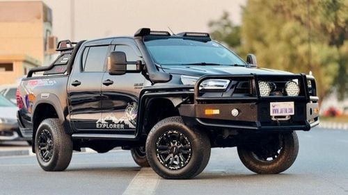 Toyota Hilux HEAVY OFF ROAD MODIFIED | BULL BAR WITH FOCUSED LIGHTS | DOUBLE CABIN | POWER SEATS | AUTO | 2020