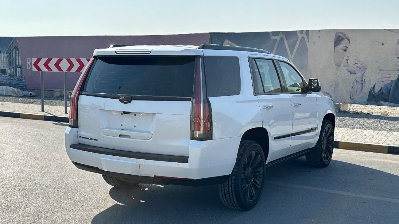 Cadillac Escalade GCC Premium 6.2L