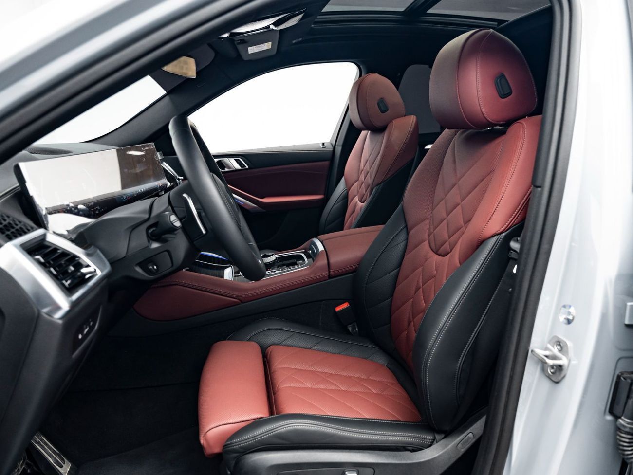 BMW X6 40i M Sport 3.0L 2025 BMW X6 XDrive 40i, 2029 BMW Warranty + Service Contract, Low KMs, GCC