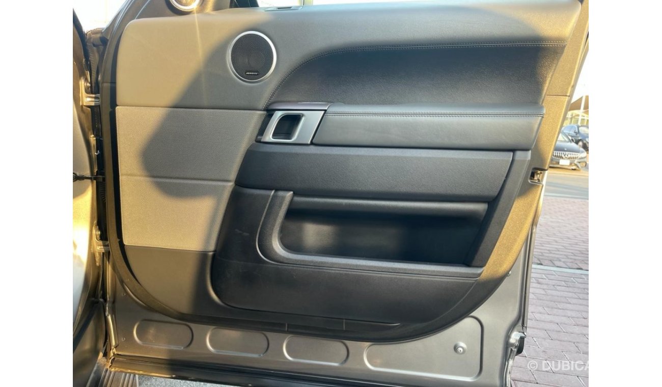 Land Rover Range Rover SE Range Rover 7 seats SE_GCC_2015_Excellent Condition _Full option